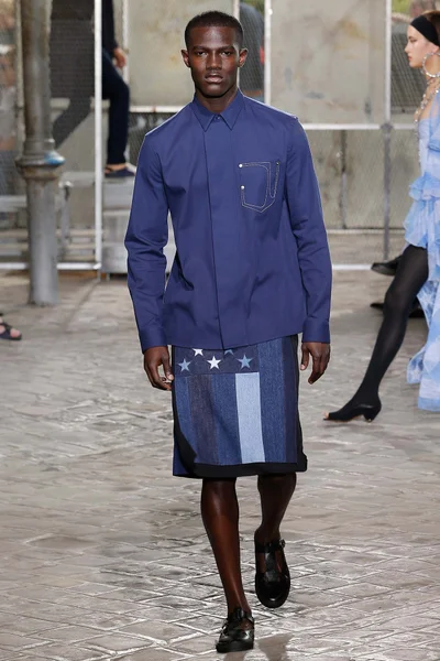 Look 33